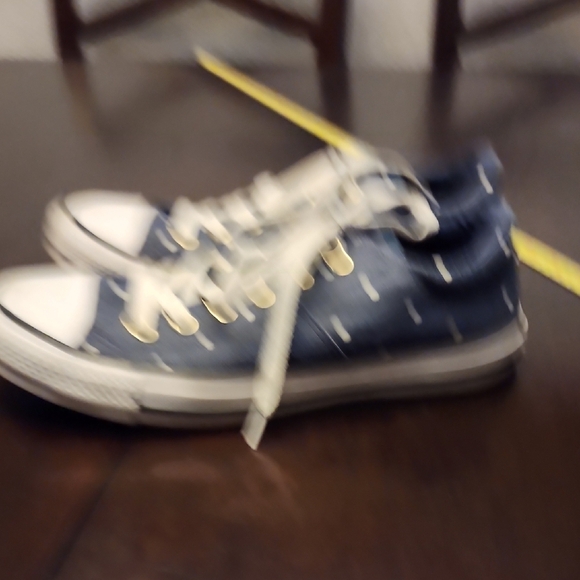 Converse Blue Polka Dot Sneakers with White Laces - Picture 6 of 8